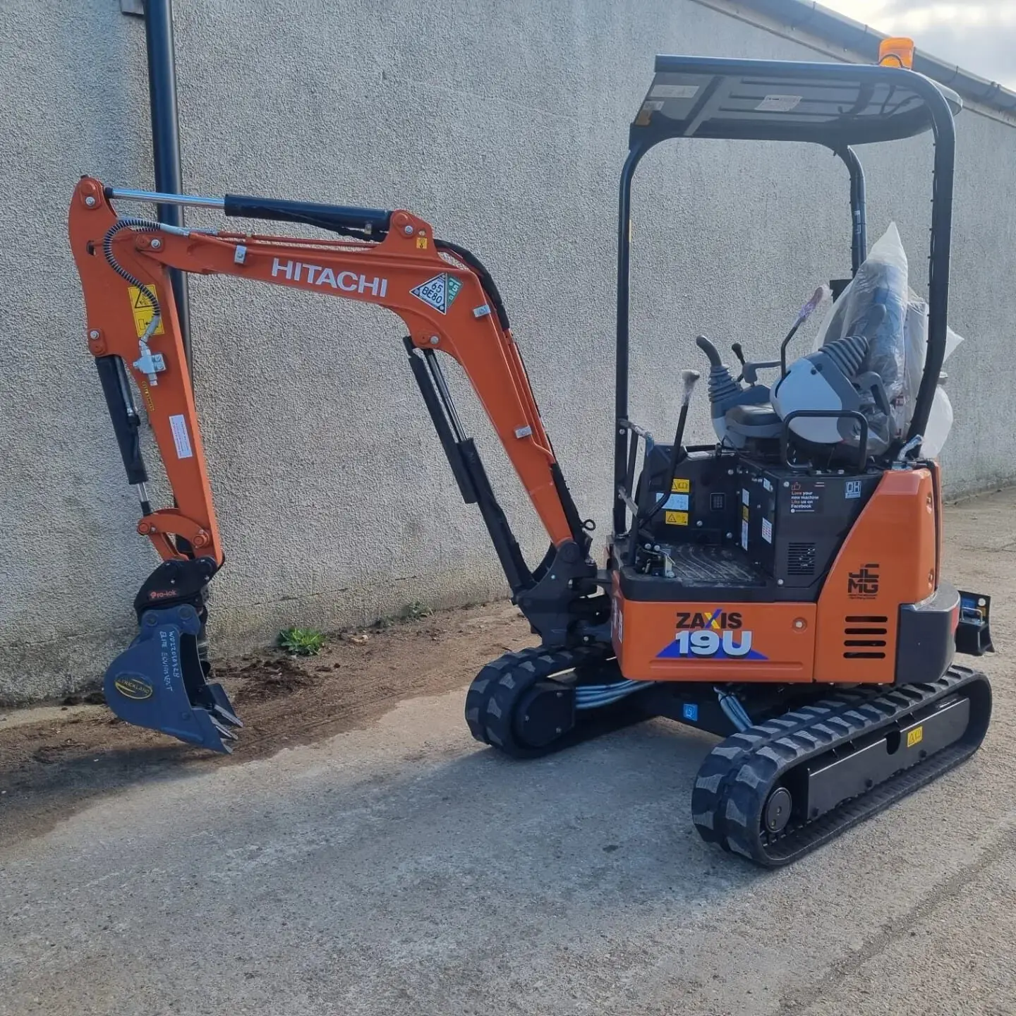 Hitachi ZX19-6